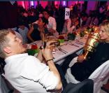 Bastian Schweinsteiger et sa girlfriend Sarah Brndner lors de la soirée pour la Coupe d'Allemagne remportée par le Bayern de Munich à Berlin en Allemagne le 16 mai 2010