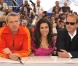 Lambert Wilson, Sabrina Ouazani et Xavier Beauvois lors du photocall du film Des hommes et des dieux le 18 mai 2010 dans le cadre du festival de Cannes
