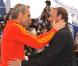 Lambert Wilson et Xavier Beauvois lors du photocall du film Des hommes et des dieux le 18 mai 2010 dans le cadre du festival de Cannes