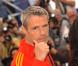 Lambert Wilson en pleine forme lors du photocall du film Des hommes et des dieux le 18 mai 2010 dans le cadre du festival de Cannes