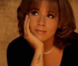 Chimène Badi dévoile en mai 2010 le clip du second single de l'album  Laisse les dire  :  En équilibre 