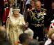 Regardez la reine Elizabeth II, dans la plus pure tradition, prononcer le "discours du trône" pour le renouveau !