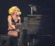 Lady Gaga craque en plein concert...