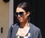 Jessica Alba, son époux Cash Warren, et leur irrésistible Honor, à Beverly Hills. 29/05/2010