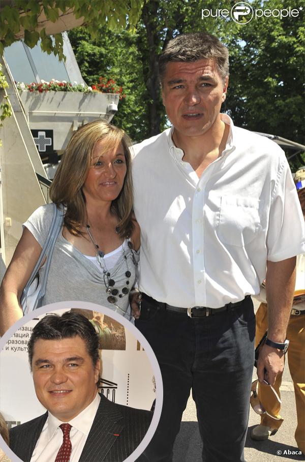 David Douillet, en juin 2010, et en janvier 2010 dans le rond