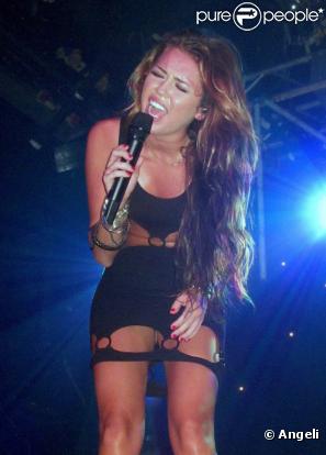 Miley Cyrus en concert à Londres le 5 juin 2010