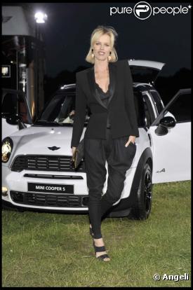 Eva Herzigova lors de la soirée Mini organisée à Londres