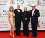 Donna Mills, Prince Albert, Barbara Bain et Larry Hagman (10 juin 2010 à Monte-Carlo)