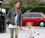 Jessica Alba, Cash Warren et leur adorable fille Honor à Los Angeles le 12 juin 2010