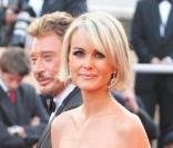 Laeticia Hallyday a accepté de se photographier pour soutenir La Chaîne de L'Espoir.