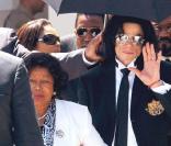 Michael Jackson et sa mère Katherine, juin 2005 