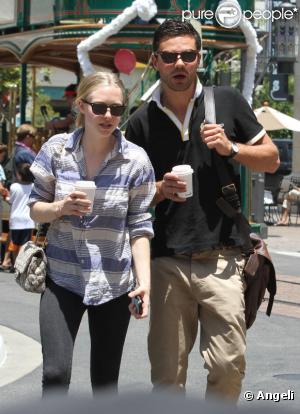 Amanda Seyfried et Dominic Cooper à Los Angeles, le 19 juin 2010