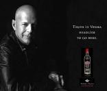 Bruce Willis prête son image à la marque de vodka Sobieski