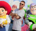 M. Pokora à l'occasion de l'avant-première de  Toy Story 3 , au Gaumont du Disney Village, à Marne-la-Vallée, le 26 juin 2010.