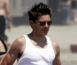Zac Efron le 4 juillet 2010 à Malibu  