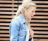 Sienna Miller dans les rues de Los Angeles se rend à un rendez-vous professionnel  