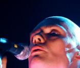 Les Smashing Pumpkins (ici, le leader Billy Corgan) défendent leur 'intégrité artistique'