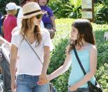 Rachel Bilson à L.A. Zoo en famille, à Los Angeles le 13 juillet 2010