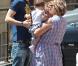 Après le triomphe de la Roja en Coupe du monde, David Villa, meilleur buteur de l'épreuve, a retrouvé sa famille dans sa ville natale de Tuilla (photo : le 15 juillet 2010)