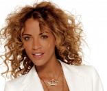 Noémie Lenoir pour Les perles de Noa