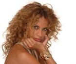 Noémie Lenoir pour Les perles de Noa