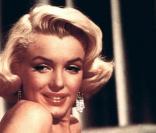 Marilyn Monroe, la plus grande des icônes glamour, celle qui a brillamment su mettre au goût du jour le carré 