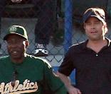 Brad Pitt dans le rôle de Billy Beane, sur le tournage de  Moneyball , à Los Angeles, le 20 juillet 2010.
