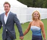 Geri Halliwell et Henry Beckwith lors du match polo Cartier International Polo au Polo Guards Club à Engham en Angleterre le 25 juillet 2010 <br />