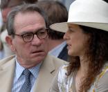 Tommy Lee Jones et son épouse Dawn lors du match de polo Cartier international au Guards Polo Club à Windsor le 25 juillet 2010