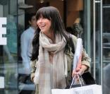 Jennifer Love Hewitt fait du shopping après un rendez-vous avec son agent (27 juillet 2010 à Beverly Hills)