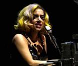 Lady Gaga en concert à Denver, dans le Colorado, le 28 juillet 2010