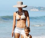 Halle Berry et sa fille Nahla au bord de la mer à Los Angeles