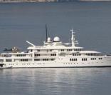 Ce sublime yacht nommé Tatoosh a été acheté à pas moins de 100 millions de dollars de 2001 par... le millardaire Paul Allen !  