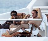 Pour Naomi Campbell et son homme Vladimir Doronin les vacances... ce n'est que sur un yacht ! What else ? 