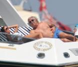 Flavio Briatore et sa famille sur un sublime yacht en Sardaigne en juillet 2010
