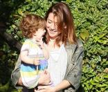 Alyson Hannigan, son mari Alexis et leur petite Satyana, à Beverly Hills. 18/08/2010