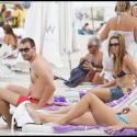 Adriana Lima : en bikini, elle profite de la plage et de son mari, mais sans sa petite fille !