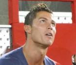 Cristiano ronaldo et Irina Shayk lors d'un match de basket qui opposait l'équipe espagnole à l'équipe américaine, à Madrid le 22 août 2010 