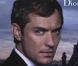 Jude Law : Regard ravageur et séduisant, il vous invite sur les toits de la ville lumière !