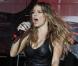 Fergie vient sur scène pour fêter l'anniversaire de Slash