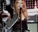 Fergie vient sur scène pour fêter l'anniversaire de Slash