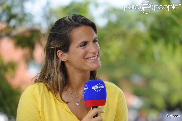 Fin août-début septembre 2010, Amélie Mauresmo assiste à l'US Open en tant que consultante pour Eurosport.