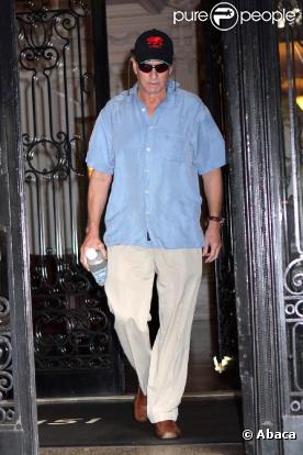 Michael Douglas, très diminué par sa thérapie, à New York, le 3 septembre 2010.