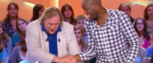 L'artiste indépendant Quinze s'incruste sur le plateau du Grand Journal