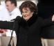Susan Boyle chantait le 16 septembre 2010 pour le pape Benoît XVI, à Bellahouston Park, Glasgow. Mais le souverain pontife ne s'est pas vraiment attardé pour profiter du concert...