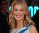 Rosamund Pike à l'occasion de l'avant-première britannique de Made in Dagenham , qui s'est déroulée à l'Odeon de Leicester Square, à Londres, le 19 septembre 2010.