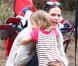 Jennifer Garner et Seraphina assistent au match de foot de Violet (2 octobre 2010 à Brentwood)