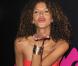 Noémie Lenoir en forme : festival de sourires pour une nuit très fashion !
