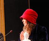 Le 1er octobre 2010, Isabelle Adjani recevait, à la Mairie de Paris, le 5e Prix de la Laïcité au regard de ses engagements personnels et de sa composition pour le film  La journée de la jupe .
