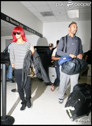 Rihanna et Matt Kemp arrivent très distants à l'aéroport de Los Angeles le 9 octobre 2010